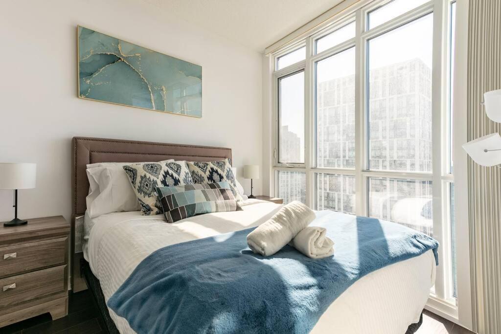 Luxury Downtown Lakeview & City View Condo Toronto Eksteriør bilde
