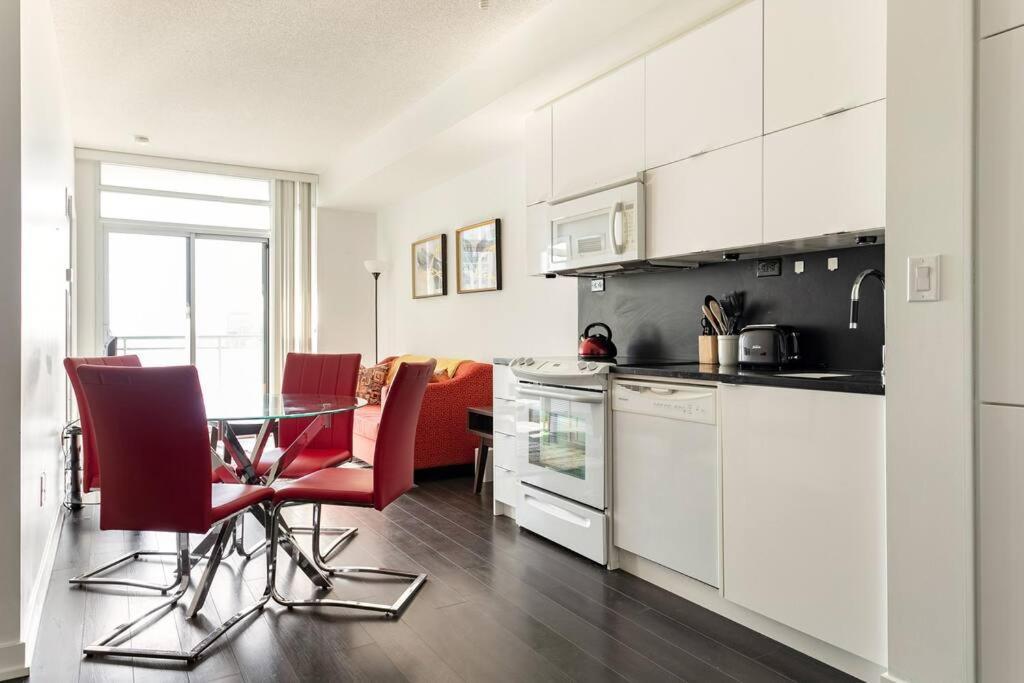 Luxury Downtown Lakeview & City View Condo Toronto Eksteriør bilde