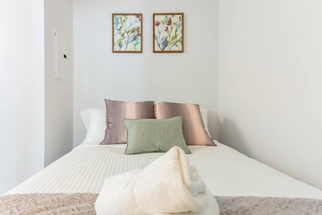 Luxury Downtown Lakeview & City View Condo Toronto Eksteriør bilde
