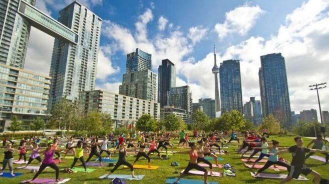 Luxury Downtown Lakeview & City View Condo Toronto Eksteriør bilde